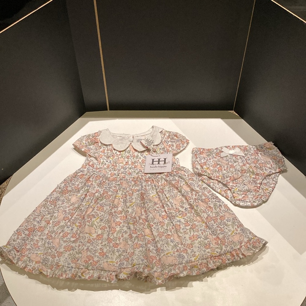 Haute Hippie Baby Girl Smocked Floral/ Rabbits Dress Size 6-9 Months Dress Set